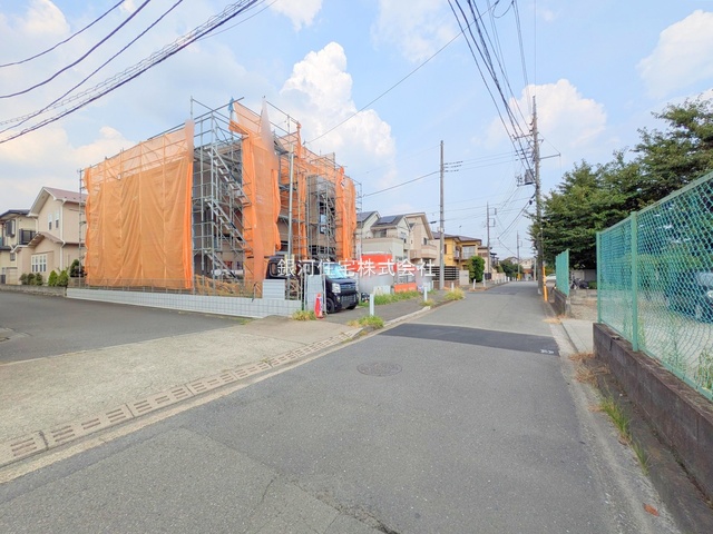 G00379317 東京都狛江市西野川２丁目 新築一戸建て 7480万円 土地面積107.44m² (約32.50坪) 建物面積84.46m² (約25.54坪) 間取り３ＬＤＫ 築年月2025年10月【外観3】