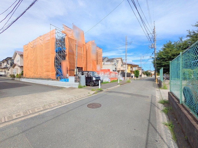 G00379317 東京都狛江市西野川２丁目 新築一戸建て 7480万円 土地面積107.44m² (約32.50坪) 建物面積84.46m² (約25.54坪) 間取り３ＬＤＫ 築年月2025年10月【外観9】