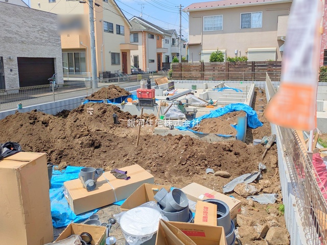 G00379317 東京都狛江市西野川２丁目 新築一戸建て 7480万円 土地面積107.44m² (約32.50坪) 建物面積84.46m² (約25.54坪) 間取り３ＬＤＫ 築年月2025年10月【外観11】