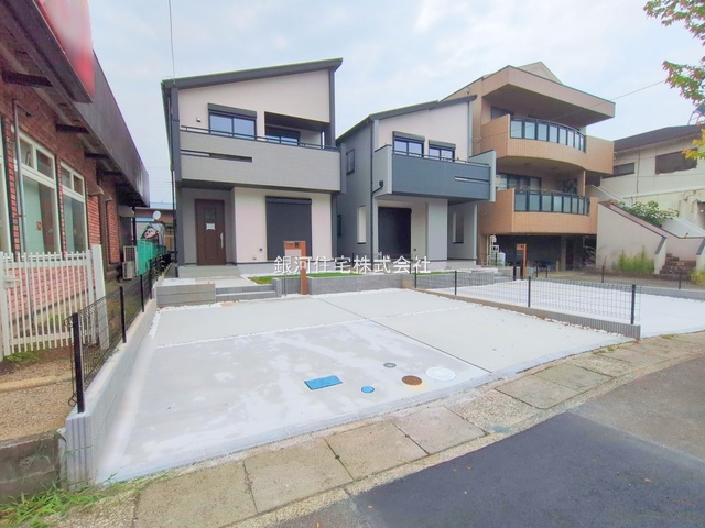 G00379419 神奈川県小田原市早川３丁目 新築一戸建て 3230万円 土地面積142.92m² (約43.23坪) 建物面積100.20m² (約30.31坪) 間取り３ＬＤＫ 築年月2025年06月(築１年以内)【外観2】