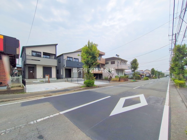 G00379419 神奈川県小田原市早川３丁目 新築一戸建て 3230万円 土地面積142.92m² (約43.23坪) 建物面積100.20m² (約30.31坪) 間取り３ＬＤＫ 築年月2025年06月(築１年以内)【外観3】