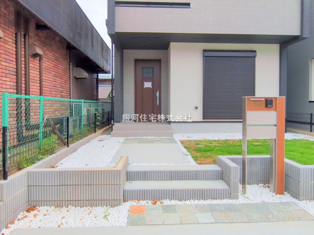G00379419 神奈川県小田原市早川３丁目 新築一戸建て 3230万円 土地面積142.92m² (約43.23坪) 建物面積100.20m² (約30.31坪) 間取り３ＬＤＫ 築年月2025年06月(築１年以内)【外観5】
