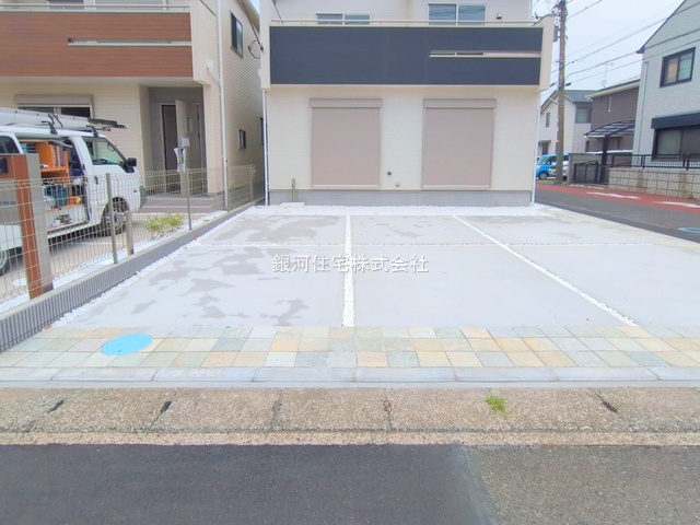 G00379420 神奈川県平塚市黒部丘 新築一戸建て 5380万円 土地面積142.25m² (約43.03坪) 建物面積101.01m² (約30.55坪) 間取り４ＬＤＫ 築年月2025年06月(築１年以内)【外観9】