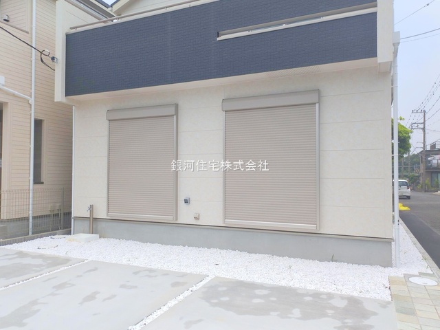G00379420 神奈川県平塚市黒部丘 新築一戸建て 5380万円 土地面積142.25m² (約43.03坪) 建物面積101.01m² (約30.55坪) 間取り４ＬＤＫ 築年月2025年06月(築１年以内)【外観11】