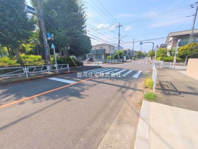 G00379421 東京都八王子市北野台３丁目 新築一戸建て 5390万円 土地面積221.41m² (約66.97坪) 建物面積96.79m² (約29.27坪) 間取り３ＬＤＫ 築年月2025年08月(築１年以内)【外観9】