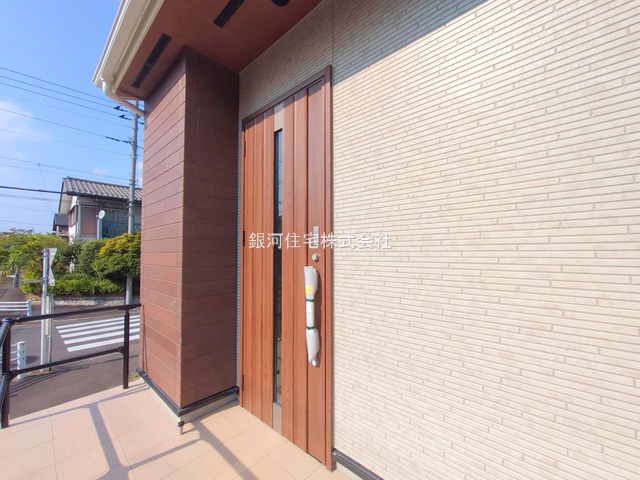 G00379421 東京都八王子市北野台３丁目 新築一戸建て 5390万円 土地面積221.41m² (約66.97坪) 建物面積96.79m² (約29.27坪) 間取り３ＬＤＫ 築年月2025年08月(築１年以内)【外観16】