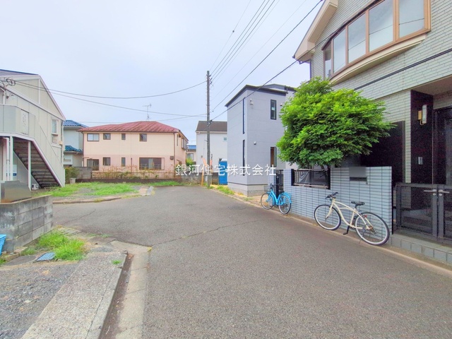 G00379513 東京都西東京市緑町２丁目 新築一戸建て 5180万円 土地面積107.19m² (約32.42坪) 建物面積85.68m² (約25.91坪) 間取り３ＬＤＫ 築年月2025年10月【外観3】