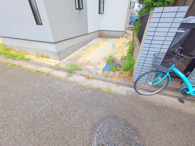 G00379513 東京都西東京市緑町２丁目 新築一戸建て 5180万円 土地面積107.19m² (約32.42坪) 建物面積85.68m² (約25.91坪) 間取り３ＬＤＫ 築年月2025年10月【外観4】