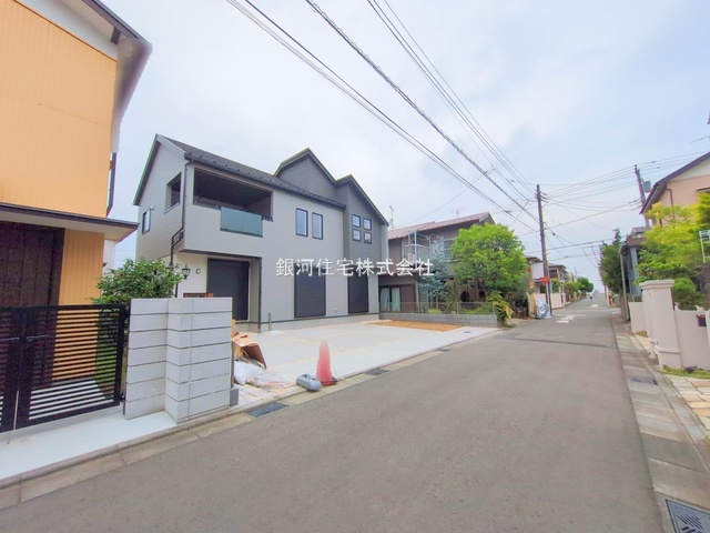 G00379554 神奈川県横浜市磯子区杉田８丁目 新築一戸建て 6080万円 土地面積174.17m² (約52.68坪) 建物面積113.85m² (約34.43坪) 間取り４ＬＤＫ 築年月2025年07月(築１年以内)【外観3】