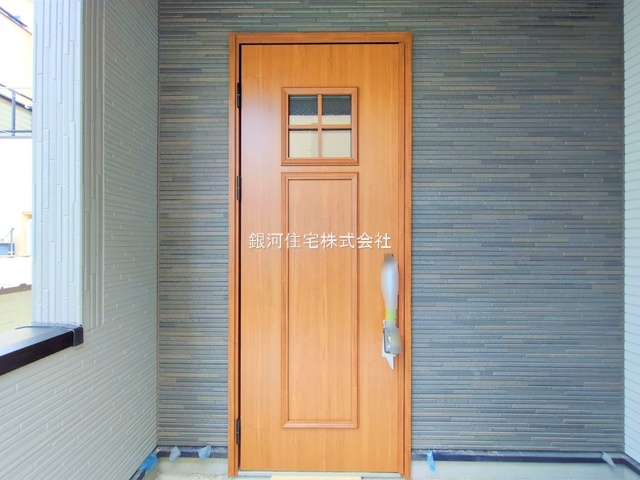 G00379554 神奈川県横浜市磯子区杉田８丁目 新築一戸建て 6080万円 土地面積174.17m² (約52.68坪) 建物面積113.85m² (約34.43坪) 間取り４ＬＤＫ 築年月2025年07月(築１年以内)【外観5】