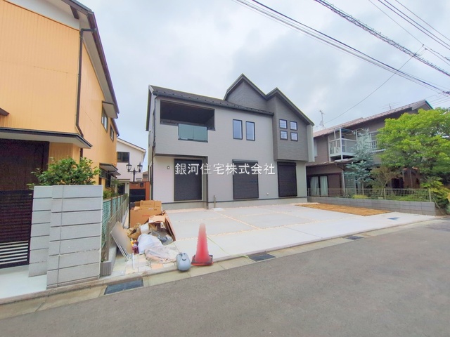 G00379554 神奈川県横浜市磯子区杉田８丁目 新築一戸建て 6080万円 土地面積174.17m² (約52.68坪) 建物面積113.85m² (約34.43坪) 間取り４ＬＤＫ 築年月2025年07月(築１年以内)【外観14】
