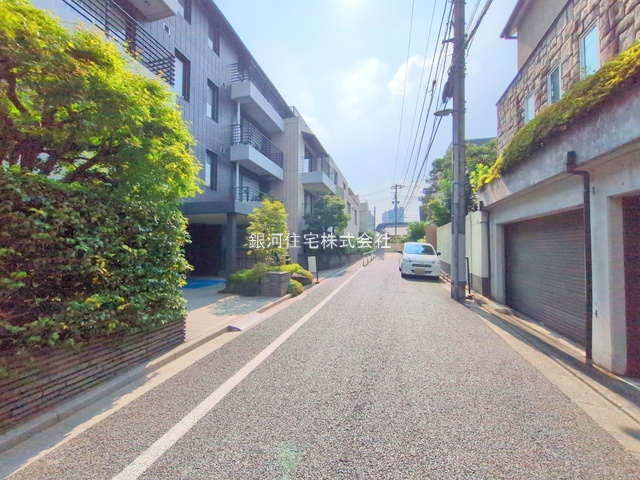 G00379603 東京都文京区本駒込１丁目 中古マンション 1億3800万円 専有面積93.73m² (約28.35坪) 間取り２ＬＤＫ 所在階1階 築年月1987年01月(築38年)【外観7】
