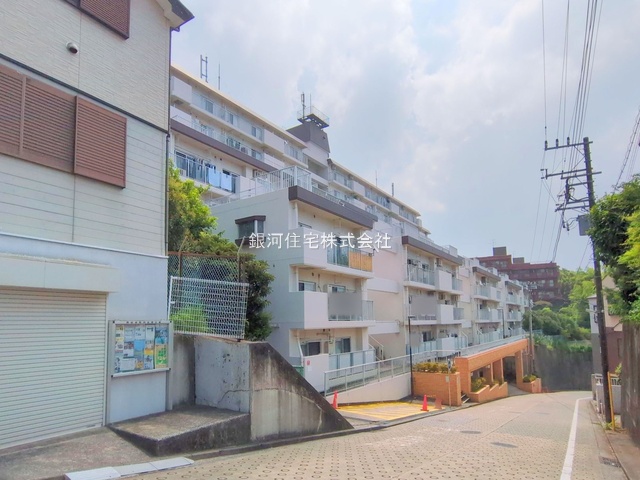 G00379604 神奈川県横浜市港南区港南１丁目 中古マンション 2780万円 専有面積73.23m² (約22.15坪) 間取り３ＬＤＫ 所在階1階 築年月1985年11月(築39年)【外観4】