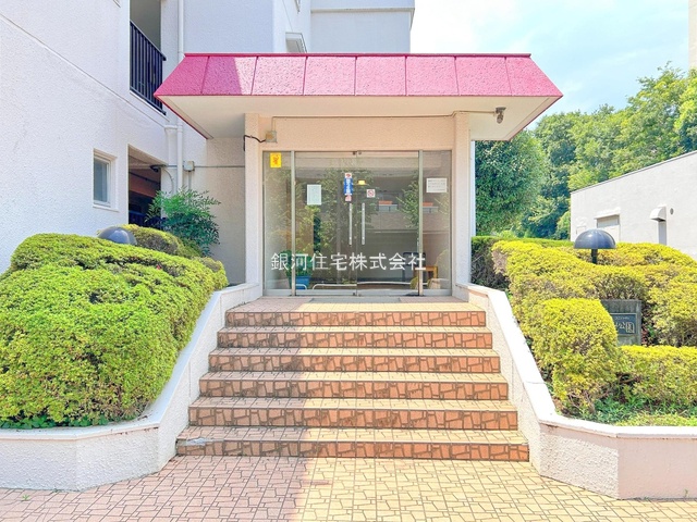 G00379620 東京都世田谷区南烏山２丁目 中古マンション 7299万円 専有面積107.03m² (約32.37坪) 間取り３ＬＤＫ 所在階3階 築年月1975年04月(築50年)【外観17】