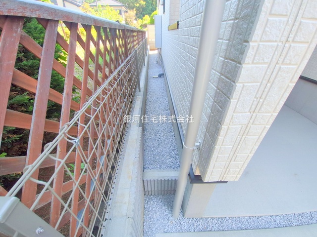 G00379645 埼玉県さいたま市岩槻区府内１丁目 新築一戸建て 3198万円 土地面積111.94m² (約33.86坪) 建物面積111.54m² (約33.74坪) 間取り３ＬＤＫ 築年月2025年09月(築１年以内)【外観5】