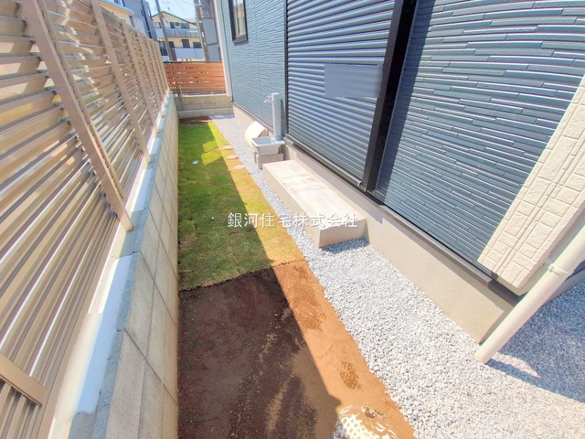 G00379645 埼玉県さいたま市岩槻区府内１丁目 新築一戸建て 3198万円 土地面積111.94m² (約33.86坪) 建物面積111.54m² (約33.74坪) 間取り３ＬＤＫ 築年月2025年09月(築１年以内)【外観17】