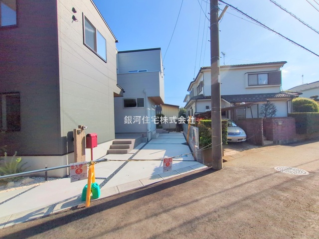 G00379657 千葉県八千代市勝田台４丁目 新築一戸建て 3280万円 土地面積106.14m² (約32.10坪) 建物面積91.70m² (約27.73坪) 間取り３ＬＤＫ 築年月2025年02月(築１年以内)【外観2】