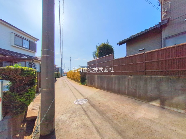 G00379657 千葉県八千代市勝田台４丁目 新築一戸建て 3280万円 土地面積106.14m² (約32.10坪) 建物面積91.70m² (約27.73坪) 間取り３ＬＤＫ 築年月2025年02月(築１年以内)【外観8】