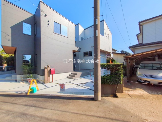 G00379657 千葉県八千代市勝田台４丁目 新築一戸建て 3280万円 土地面積106.14m² (約32.10坪) 建物面積91.70m² (約27.73坪) 間取り３ＬＤＫ 築年月2025年02月(築１年以内)【外観10】