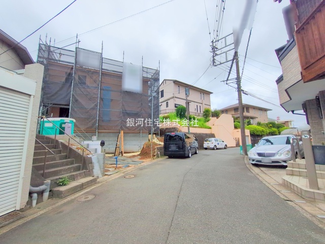 G00379662 神奈川県横浜市青葉区荏田町 新築一戸建て 6780万円 土地面積140.73m² (約42.57坪) 建物面積99.36m² (約30.05坪) 間取り３ＳＬＤＫ 築年月2025年09月【外観6】