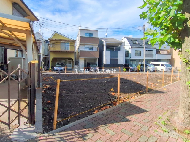 G00379664 神奈川県川崎市川崎区藤崎４丁目 新築一戸建て 5590万円 土地面積57.40m² (約17.36坪) 建物面積114.73m² (約34.70坪) 間取り３ＳＬＤＫ 築年月2025年11月【外観5】