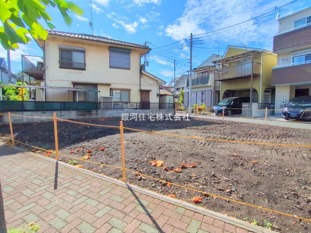 G00379665 神奈川県川崎市川崎区藤崎４丁目 新築一戸建て 5890万円 土地面積56.42m² (約17.06坪) 建物面積116.38m² (約35.20坪) 間取り３ＳＬＤＫ 築年月2025年11月【外観5】