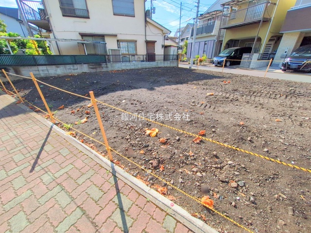 G00379665 神奈川県川崎市川崎区藤崎４丁目 新築一戸建て 5890万円 土地面積56.42m² (約17.06坪) 建物面積116.38m² (約35.20坪) 間取り３ＳＬＤＫ 築年月2025年11月【外観10】