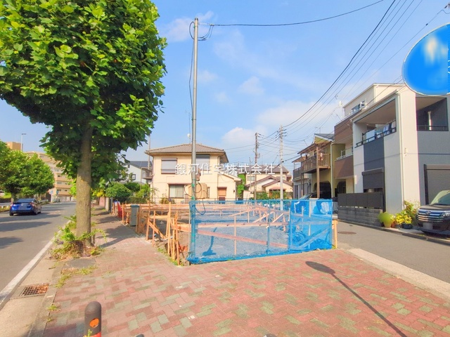 G00379666 神奈川県川崎市川崎区藤崎４丁目 新築一戸建て 5990万円 土地面積54.06m² (約16.35坪) 建物面積107.64m² (約32.56坪) 間取り３ＳＬＤＫ 築年月2025年11月【外観3】