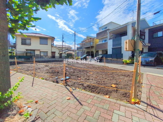G00379666 神奈川県川崎市川崎区藤崎４丁目 新築一戸建て 5990万円 土地面積54.06m² (約16.35坪) 建物面積107.64m² (約32.56坪) 間取り３ＳＬＤＫ 築年月2025年11月【外観5】
