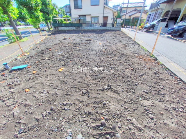 G00379666 神奈川県川崎市川崎区藤崎４丁目 新築一戸建て 5990万円 土地面積54.06m² (約16.35坪) 建物面積107.64m² (約32.56坪) 間取り３ＳＬＤＫ 築年月2025年11月【外観11】