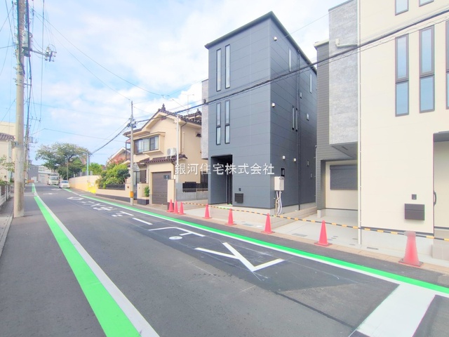 G00379668 埼玉県さいたま市北区宮原町４丁目 新築一戸建て 3899万円 土地面積58.43m² (約17.67坪) 建物面積97.50m² (約29.49坪) 間取り４ＬＤＫ 築年月2025年06月(築１年以内)【外観3】