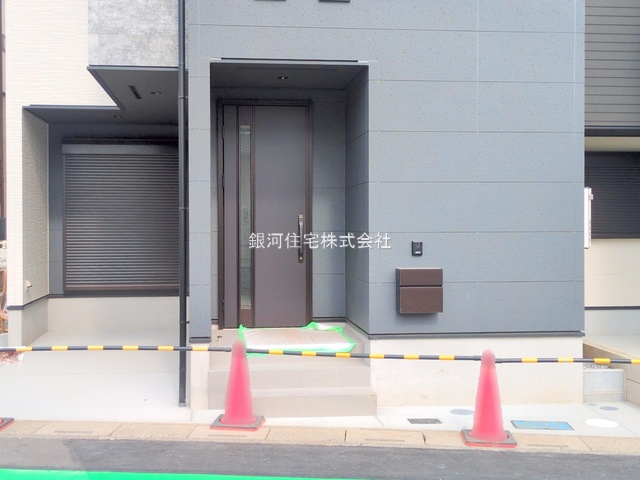 G00379668 埼玉県さいたま市北区宮原町４丁目 新築一戸建て 3899万円 土地面積58.43m² (約17.67坪) 建物面積97.50m² (約29.49坪) 間取り４ＬＤＫ 築年月2025年06月(築１年以内)【外観4】