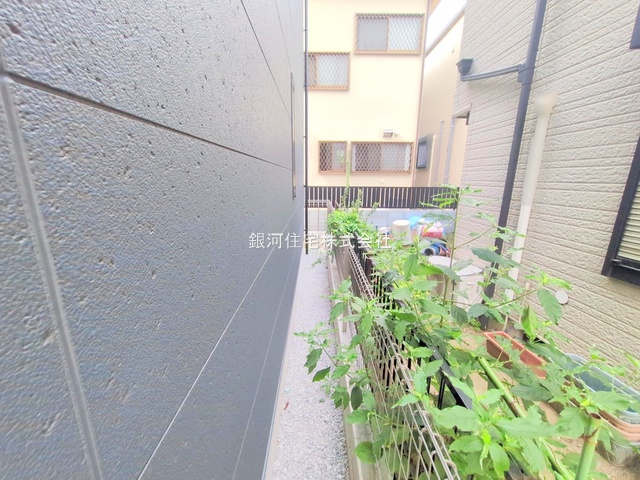 G00379668 埼玉県さいたま市北区宮原町４丁目 新築一戸建て 3899万円 土地面積58.43m² (約17.67坪) 建物面積97.50m² (約29.49坪) 間取り４ＬＤＫ 築年月2025年06月(築１年以内)【外観16】