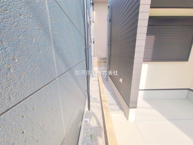 G00379668 埼玉県さいたま市北区宮原町４丁目 新築一戸建て 3899万円 土地面積58.43m² (約17.67坪) 建物面積97.50m² (約29.49坪) 間取り４ＬＤＫ 築年月2025年06月(築１年以内)【外観18】