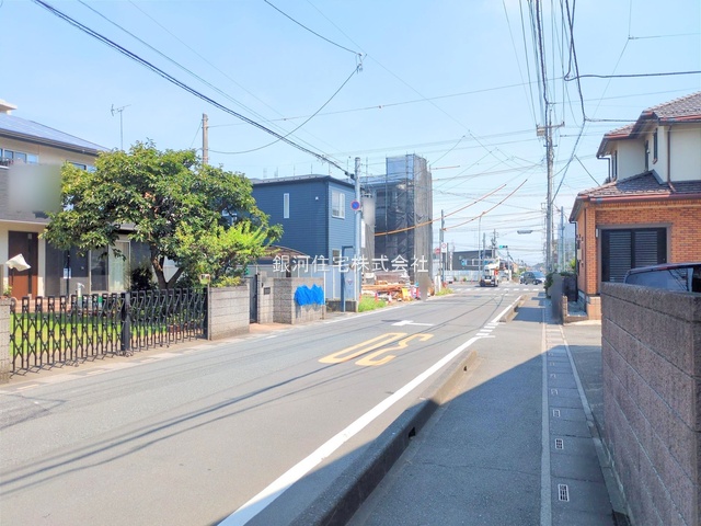 G00379671 埼玉県上尾市仲町２丁目 新築一戸建て 3878万円 土地面積89.90m² (約27.19坪) 建物面積80.67m² (約24.40坪) 間取り３ＬＤＫ 築年月2025年06月(築１年以内)【外観3】