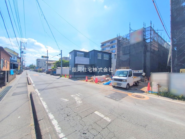 G00379671 埼玉県上尾市仲町２丁目 新築一戸建て 3878万円 土地面積89.90m² (約27.19坪) 建物面積80.67m² (約24.40坪) 間取り３ＬＤＫ 築年月2025年06月(築１年以内)【外観6】