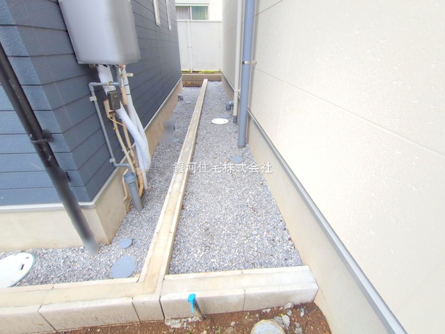 G00379671 埼玉県上尾市仲町２丁目 新築一戸建て 3878万円 土地面積89.90m² (約27.19坪) 建物面積80.67m² (約24.40坪) 間取り３ＬＤＫ 築年月2025年06月(築１年以内)【外観11】