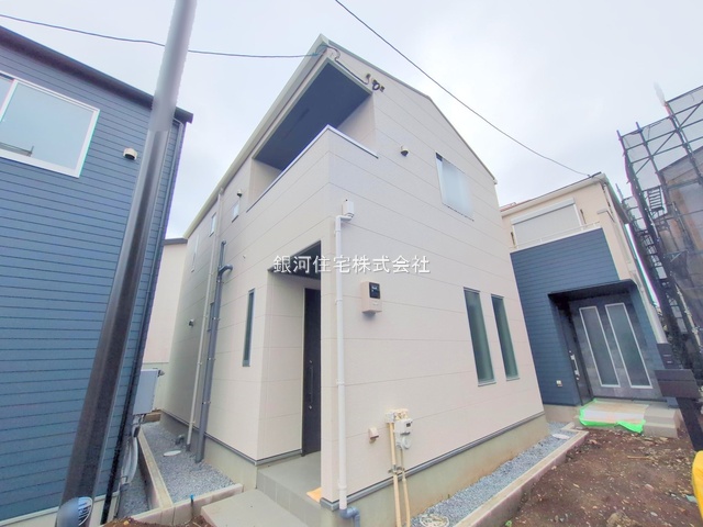 G00379671 埼玉県上尾市仲町２丁目 新築一戸建て 3878万円 土地面積89.90m² (約27.19坪) 建物面積80.67m² (約24.40坪) 間取り３ＬＤＫ 築年月2025年06月(築１年以内)【外観14】