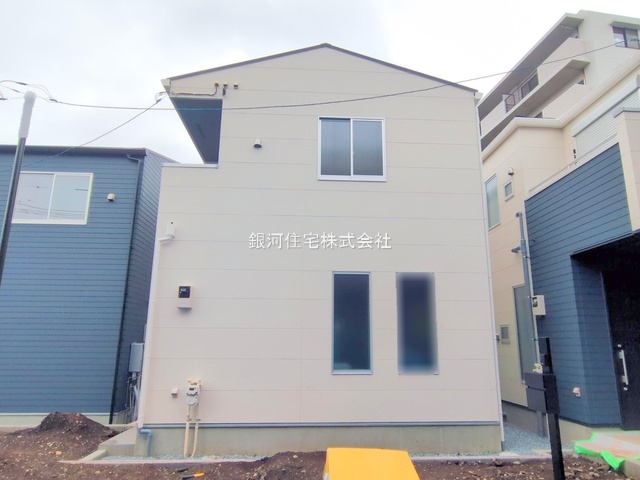 G00379671 埼玉県上尾市仲町２丁目 新築一戸建て 3878万円 土地面積89.90m² (約27.19坪) 建物面積80.67m² (約24.40坪) 間取り３ＬＤＫ 築年月2025年06月(築１年以内)【外観15】