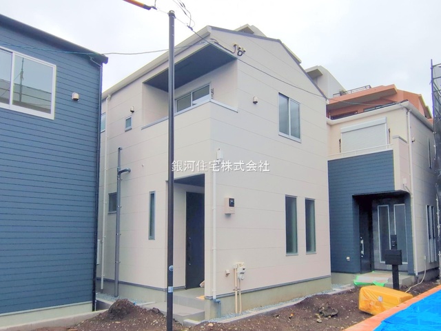 G00379671 埼玉県上尾市仲町２丁目 新築一戸建て 3878万円 土地面積89.90m² (約27.19坪) 建物面積80.67m² (約24.40坪) 間取り３ＬＤＫ 築年月2025年06月(築１年以内)【外観16】