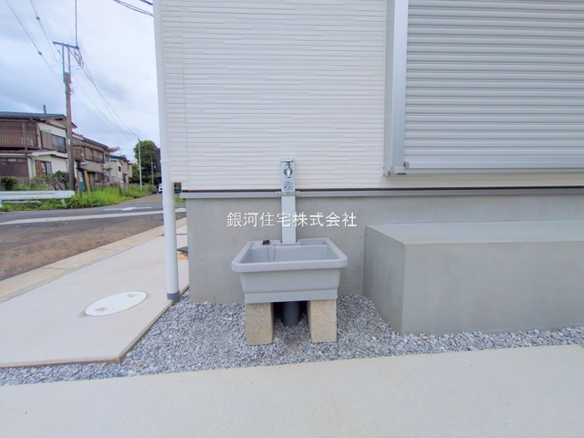 G00379676 東京都府中市南町２丁目 新築一戸建て 5680万円 土地面積110.05m² (約33.29坪) 建物面積86.53m² (約26.17坪) 間取り４ＬＤＫ 築年月2025年07月(築１年以内)【外観4】