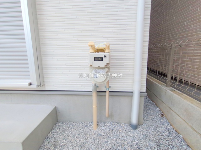 G00379676 東京都府中市南町２丁目 新築一戸建て 5680万円 土地面積110.05m² (約33.29坪) 建物面積86.53m² (約26.17坪) 間取り４ＬＤＫ 築年月2025年07月(築１年以内)【外観5】