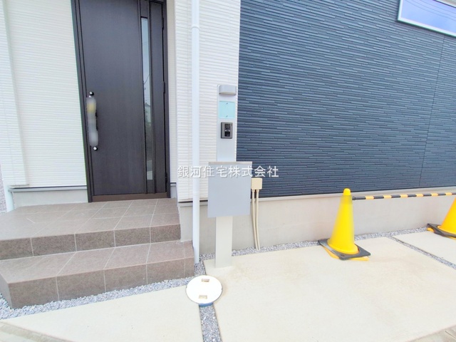 G00379676 東京都府中市南町２丁目 新築一戸建て 5680万円 土地面積110.05m² (約33.29坪) 建物面積86.53m² (約26.17坪) 間取り４ＬＤＫ 築年月2025年07月(築１年以内)【外観10】