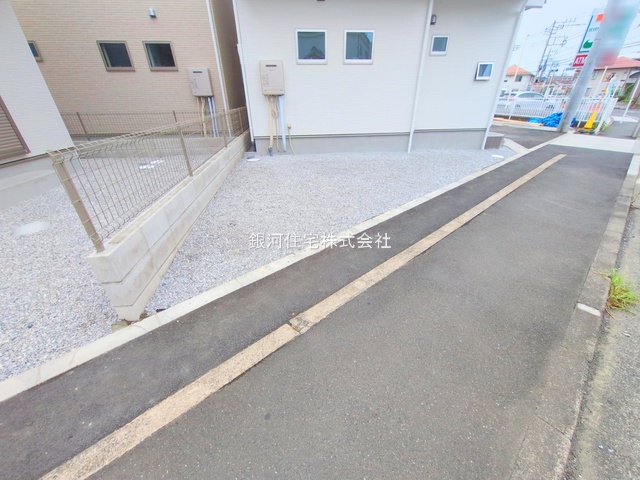 G00379676 東京都府中市南町２丁目 新築一戸建て 5680万円 土地面積110.05m² (約33.29坪) 建物面積86.53m² (約26.17坪) 間取り４ＬＤＫ 築年月2025年07月(築１年以内)【外観14】