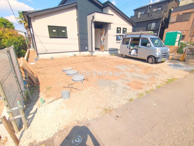 G00379677 埼玉県北足立郡伊奈町大字小針新宿 新築一戸建て 3499万円 土地面積302.58m² (約91.53坪) 建物面積95.23m² (約28.80坪) 間取り４ＬＤＫ 築年月2025年09月【外観4】