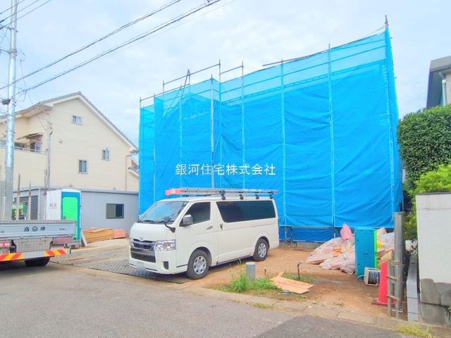 G00379679 埼玉県蓮田市緑町１丁目 新築一戸建て 4899万円 土地面積205.11m² (約62.04坪) 建物面積106.51m² (約32.21坪) 間取り４ＬＤＫ 築年月2025年10月【外観2】