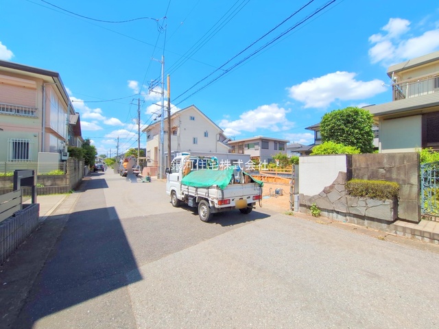 G00379679 埼玉県蓮田市緑町１丁目 新築一戸建て 4899万円 土地面積205.11m² (約62.04坪) 建物面積106.51m² (約32.21坪) 間取り４ＬＤＫ 築年月2025年10月【外観9】