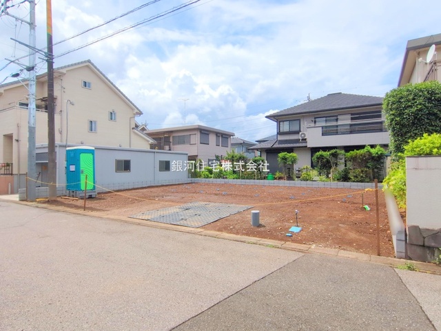 G00379679 埼玉県蓮田市緑町１丁目 新築一戸建て 4899万円 土地面積205.11m² (約62.04坪) 建物面積106.51m² (約32.21坪) 間取り４ＬＤＫ 築年月2025年10月【外観10】