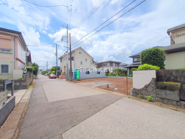 G00379679 埼玉県蓮田市緑町１丁目 新築一戸建て 4899万円 土地面積205.11m² (約62.04坪) 建物面積106.51m² (約32.21坪) 間取り４ＬＤＫ 築年月2025年10月【外観12】