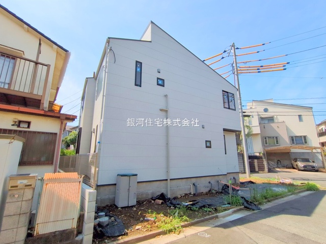 G00379682 埼玉県さいたま市大宮区堀の内町３丁目 新築一戸建て 5199万円 土地面積114.85m² (約34.74坪) 建物面積87.05m² (約26.33坪) 間取り４ＬＤＫ 築年月2025年08月(築１年以内)【外観5】